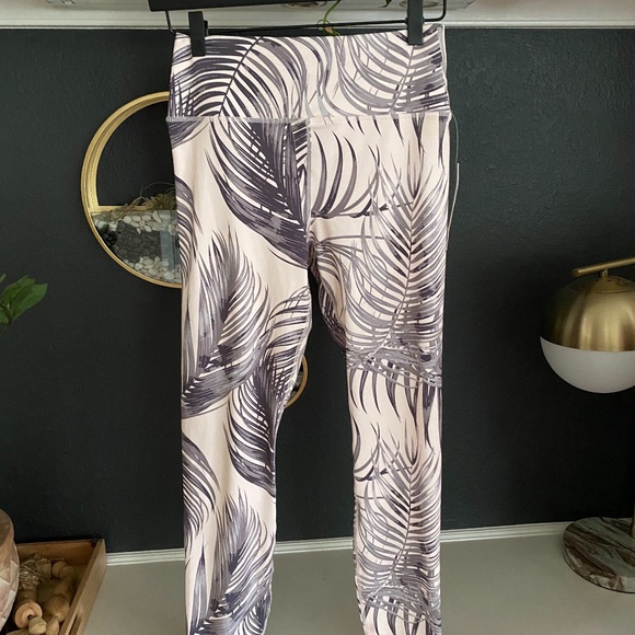 Spiritual Gangster Leggings NWT - Picture 6 of 7